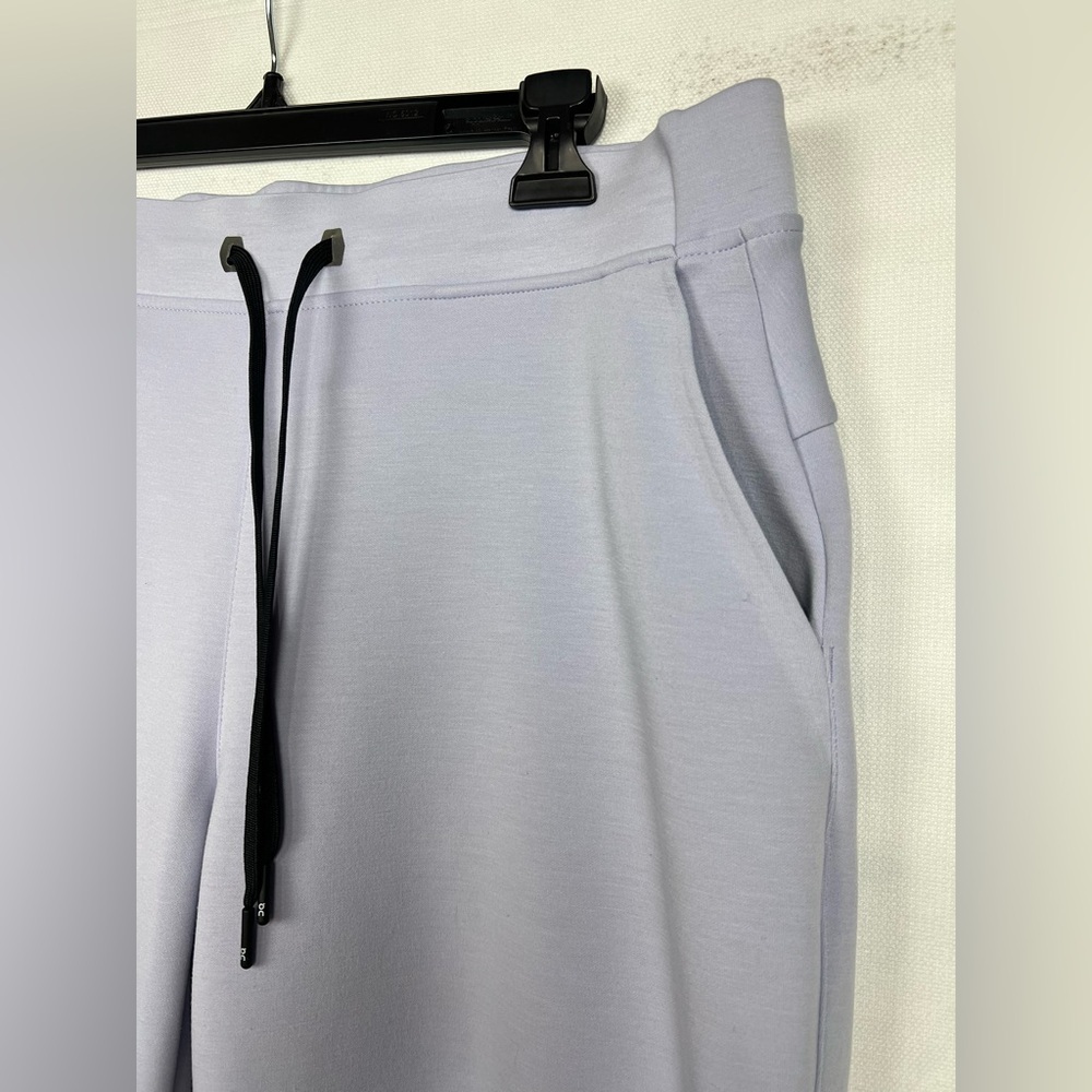 ON Running's  RUN ON CLOUDS SWEAT PANTS, Women size L - Picture 10 of 16
